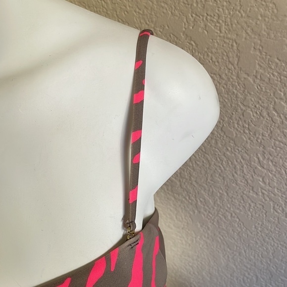 Beach Bunny Bikini Top Hot Tiger BB Tiger Striped Bikini Hot Pink & Nude RARE - Picture 11 of 16